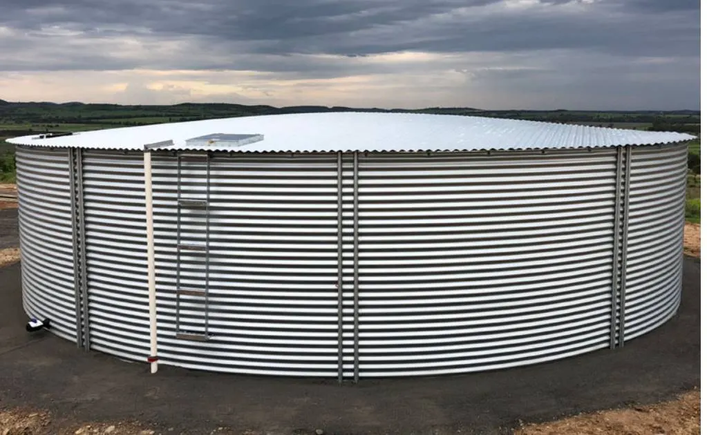 WA Tanks crew repairing a water tank in Western Australia